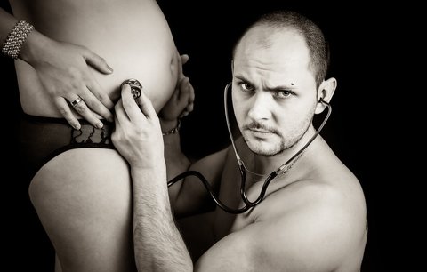 Присутствие мужчин при родах может вызвать психологическую травму
